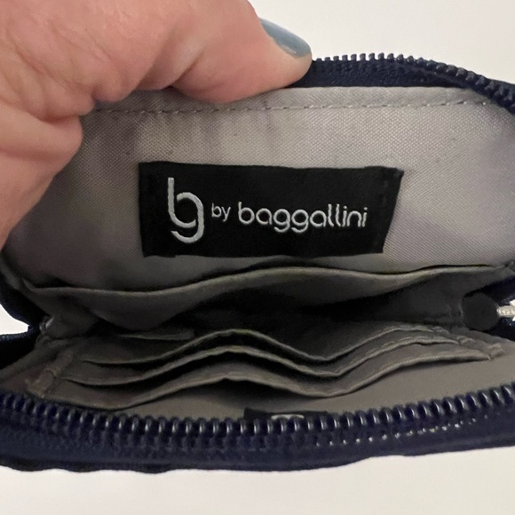 Baggallini Navy Blue Arlington Mini Crossbody Bag - Picture 7 of 12